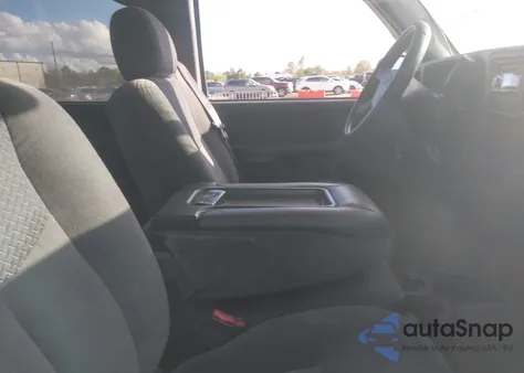 2003 Chevrolet Avalanche 1500 из США, поврежденный, VIN 3GNEC13T03G182539